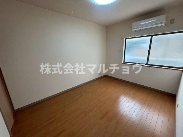 松の本ハイツの洋室|広々とした洋室です