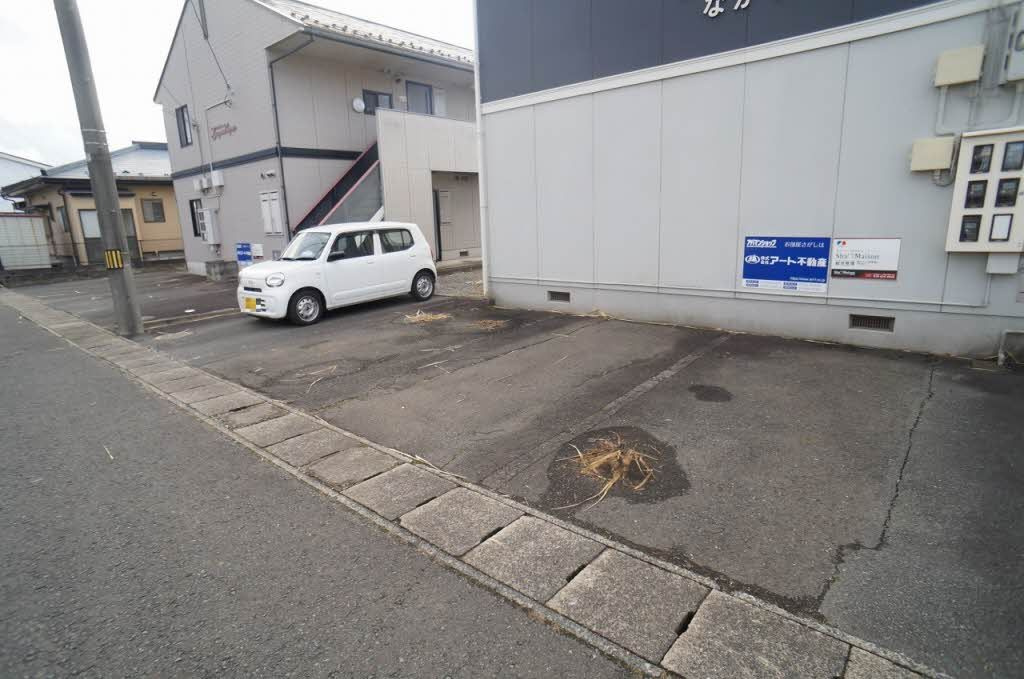 タウンハウスながいの駐車場