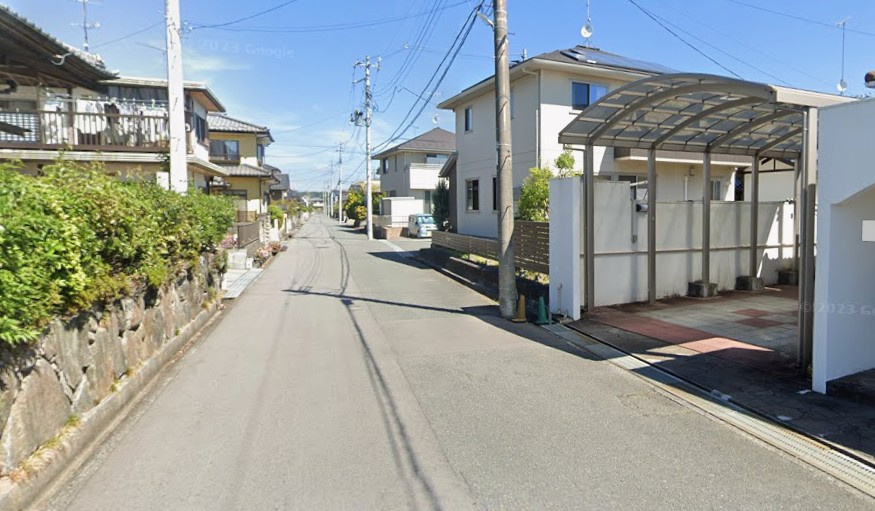 【建築条件付売地】　いわき市郷ヶ丘6期　全4区画の前面道路含む現地写真|東側6ｍ公道