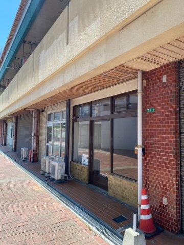 本城東1丁目店舗のエントランス