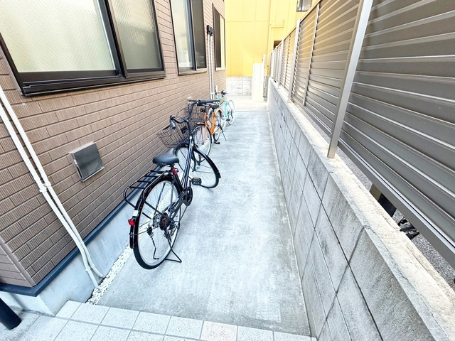 ハーモニーテラス志茂ⅩⅤ　のその他共用部分|自転車はこちらに置かれています☆