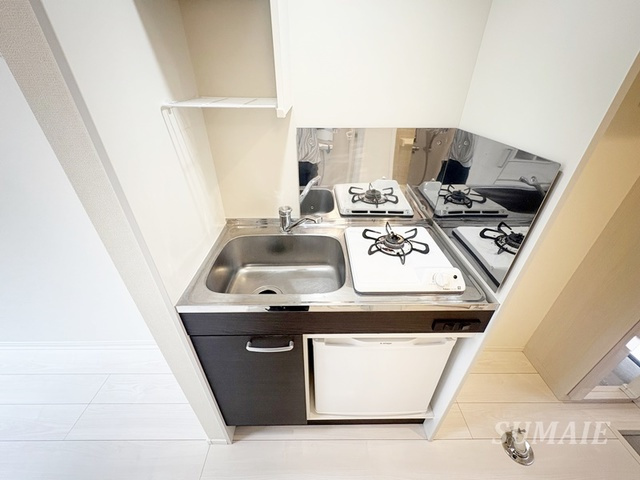 ハーモニーテラス志茂ⅩⅤ　のキッチン|ミニ冷蔵庫付きキッチンです☆