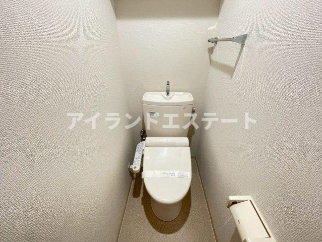 山川紅葉館　ペット相談　角部屋　独立洗面台のトイレ