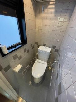 大津市粟津町の店舗事務所のトイレ