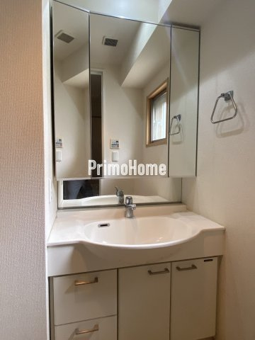 エスティメゾン神田の洗面所