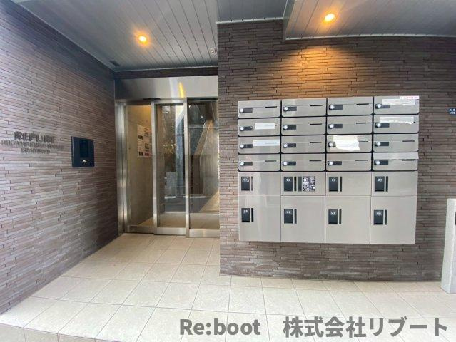 レピュア東大島駅前レジデンスのエントランス