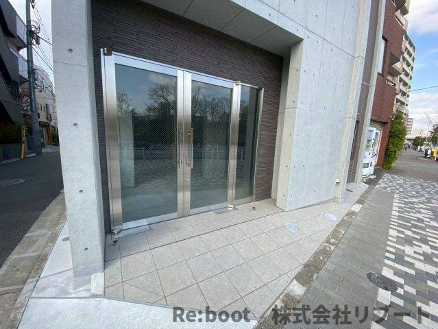 レピュア東大島駅前レジデンスの玄関