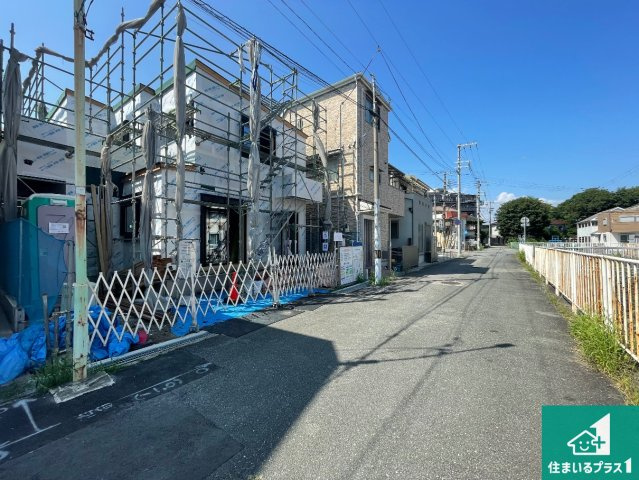 尼崎市東難波町　第18期　新築一戸建ての前面道路含む現地写真|周辺は落ち着いた街並みの住宅地！子育てがしやすい住環境です！まだ未完成ですが、現地でしかわからない事もございます。是非一度ご覧ください。