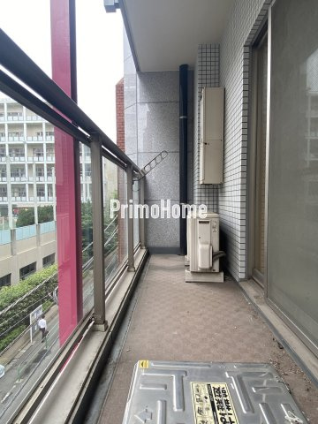 エスティメゾン神田のバルコニー