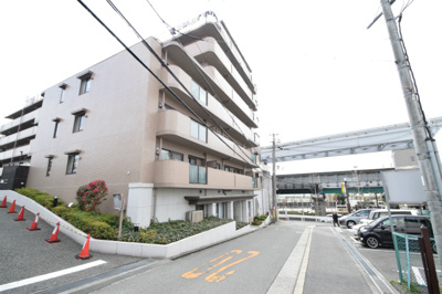 【周辺】 | クラウンハイム豊中柴原モノレール駅前 | 現在ご返済中のカーローン・カードローン・教育ローンなどを住宅ローンに一本化したり、家具家電購入費用・引越し費用を住宅ローンと組み合わせるなど、お客さまにメリットの多い住宅ローンのご提案が可能です。
