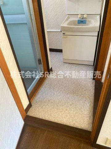 岩田町5丁目中古戸建の脱衣所|脱衣スペースあります。