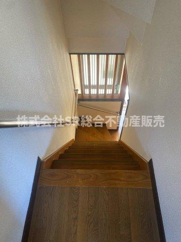 岩田町5丁目中古戸建の内装|リフォームや住宅ローン・東大阪市の不動産の事なら弊社にお任せ下さいませ！
各地域の特徴・グルメ・裏道やその他、細かい情報等も熟知した
東大阪市出身のスタッフが新生活を送るお客様をサポート致します！