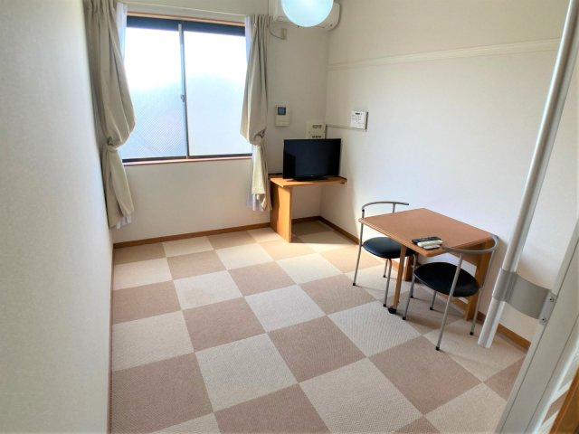 【居間・リビング】 | 設備・仕様は号室により異なる為、現況を優先致します。