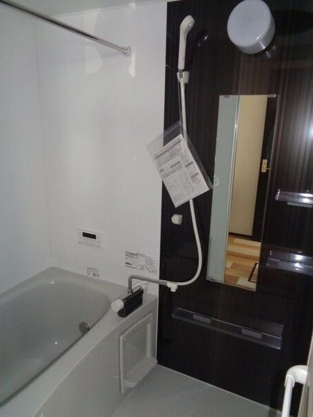 RⅣ(アールフォー) B棟の浴室