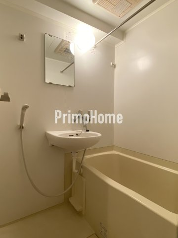 エスティメゾン神田の浴室