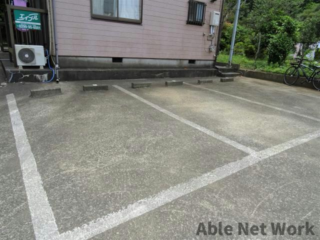 アルファ鹿嶋Ｂ棟の駐車場|駐車場/2台無料