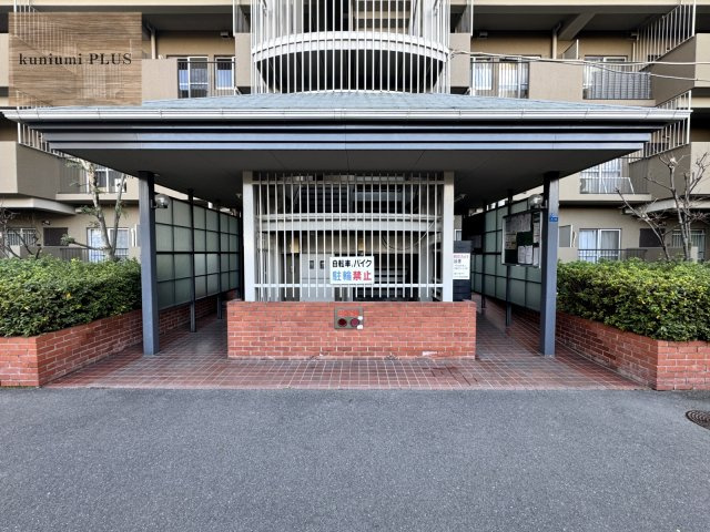 シティハイツ森小路1号棟のエントランス