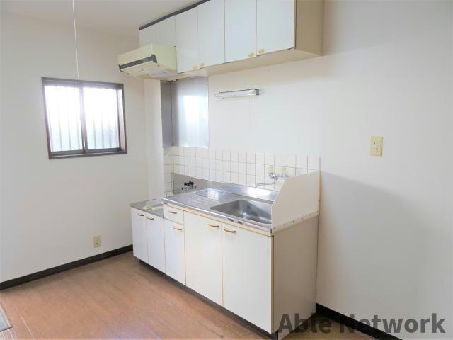 アークヒルズフクモトＮＯ．５Ｂ棟のキッチン|窓も付いていて換気もばっちりです！