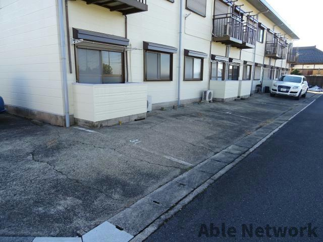 アークヒルズフクモトＮＯ．５Ｂ棟の駐車場