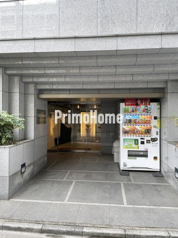 エスティメゾン神田のエントランス