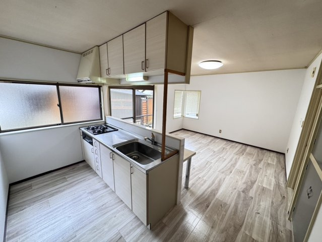 ポートタウン大津の居間・リビング|退去前の為、同じ物件内のお部屋の参考画像となります。