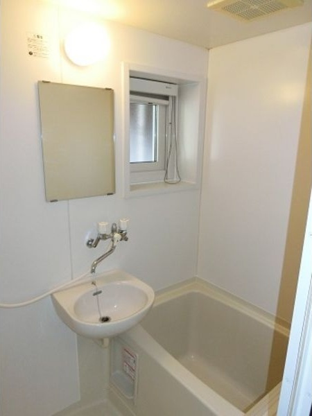 ラフィネ加賀野の浴室