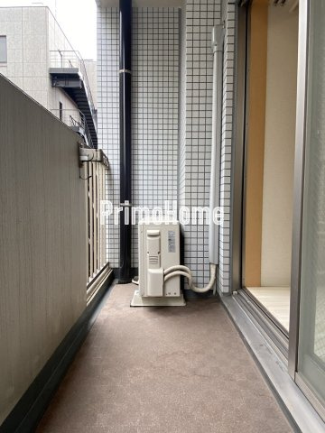 エスティメゾン神田のバルコニー