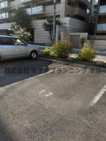 仲介手数料0円！東山ビレッジの駐車場