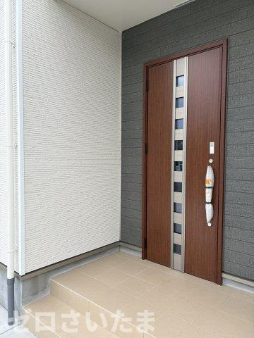 《仲介手数料無料》久喜市青毛１丁目6-1新築一戸建てハートフルタウンの玄関