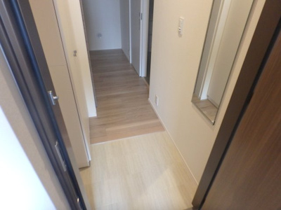 【玄関】 | ＣｈiｃＰｉｅｃｅ西宮北口 | 明るい玄関です