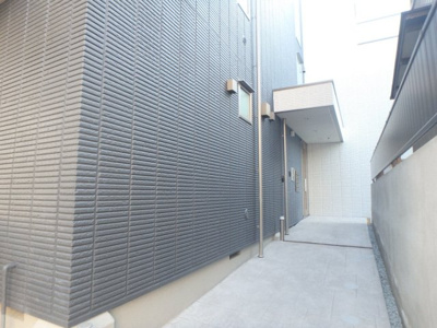 【エントランス】 | ＣｈiｃＰｉｅｃｅ西宮北口 | エントランス