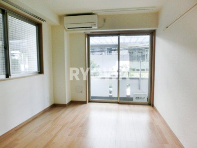 【居間・リビング】 | ピュア清澄白河 | 掲載の写真は退去前の写真となります。