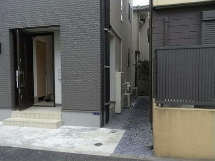 ＣＬＡＳＳＹ　ＣＯＵＲＴのエントランス