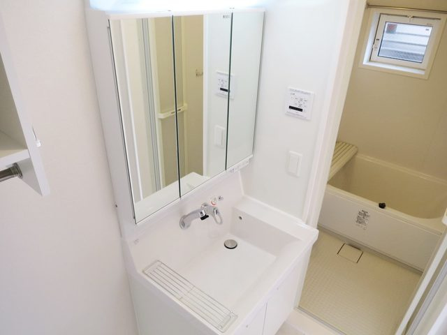 ヴェルエールの洗面所|嬉しい独立洗面台です！