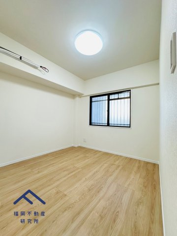 ロータリープラザ二日市の洋室