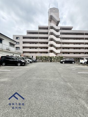 ロータリープラザ二日市の駐車場