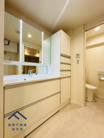 ロータリープラザ二日市の独立洗面台