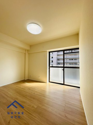 ロータリープラザ二日市の洋室