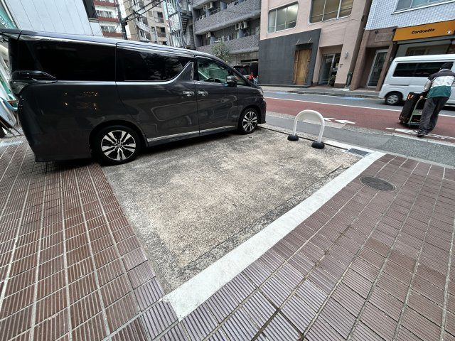 オーロラ三田　101の駐車場