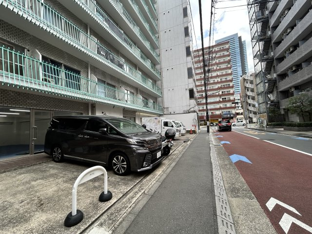 オーロラ三田　101の駐車場