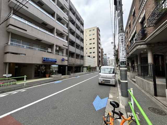 オーロラ三田　101の駐車場