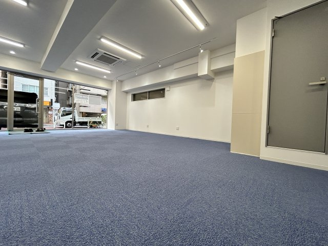 オーロラ三田　101の駐車場