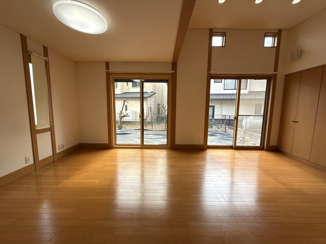 上大野貸家の居間・リビング