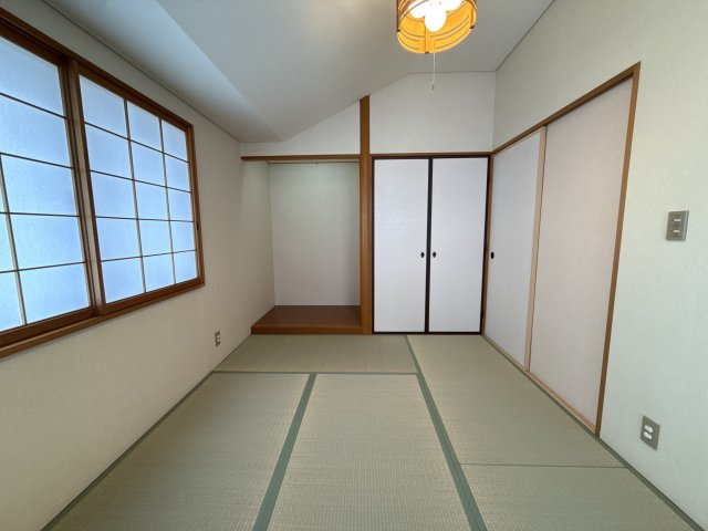 上大野貸家の寝室