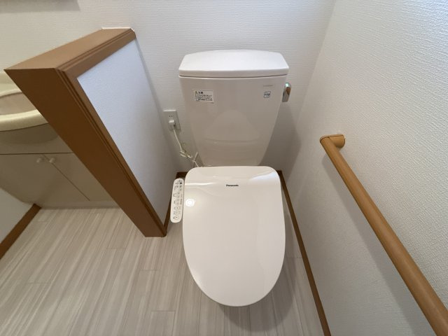 上大野貸家のトイレ
