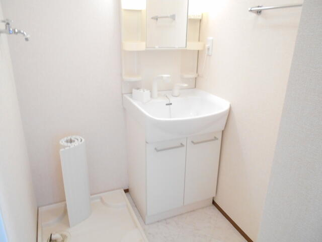 コンフォール瑞江Ⅵの洗面所