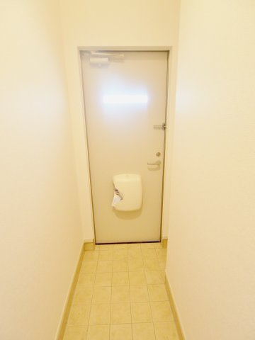 プリムローズBの玄関