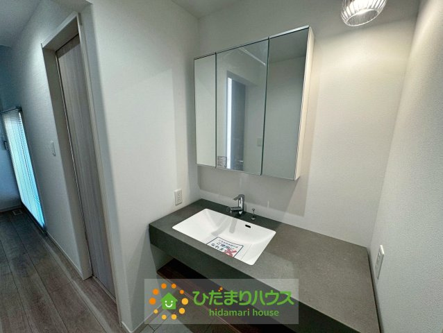 蓮田市御前橋１丁目　新築一戸建て　02の独立洗面台