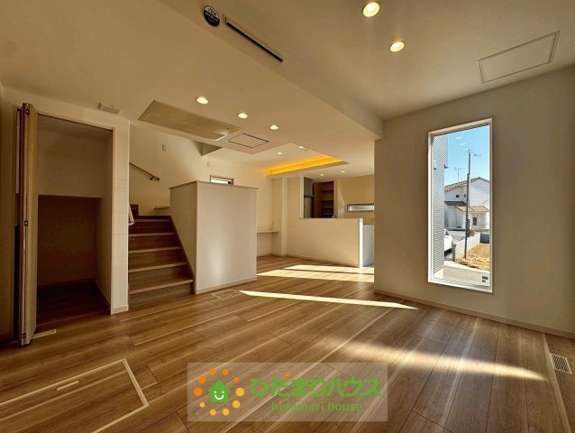 蓮田市御前橋１丁目　新築一戸建て　02の居間・リビング