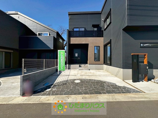 蓮田市御前橋１丁目　新築一戸建て　02の駐車場